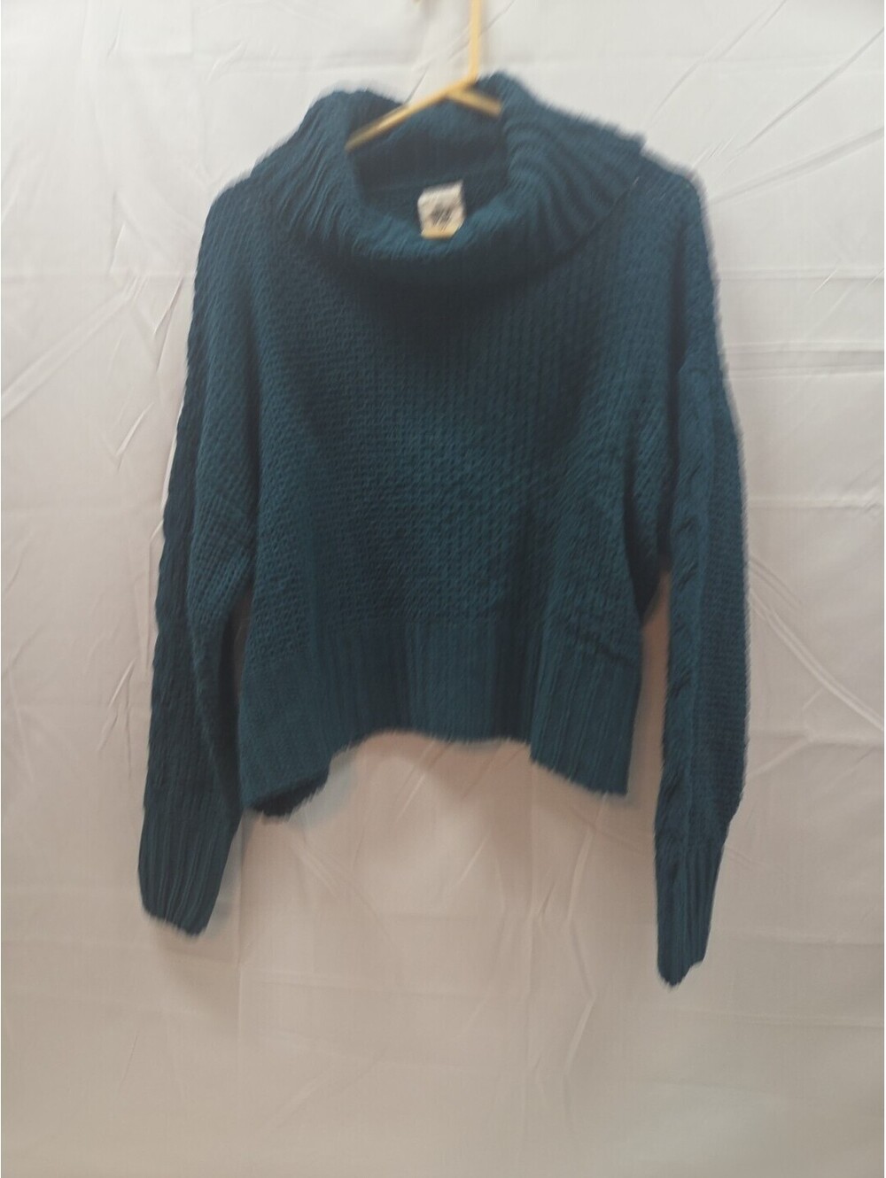 women's billabong sweater size medium